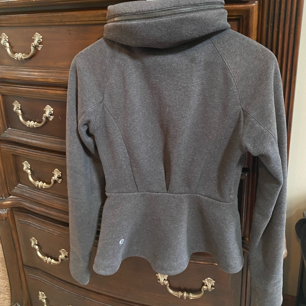 This Lululemon jacket you can use for any occasion. Good condition, size 4.